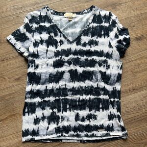 Michael Kors Black and White V-Neck Tie-Dye Tee